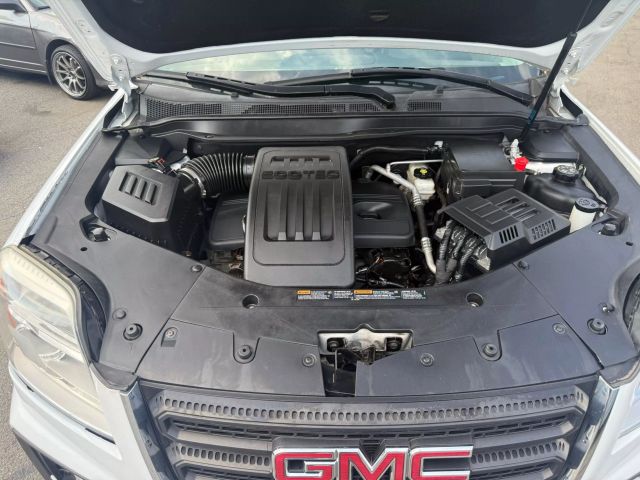 Vehicle image 10 of 32