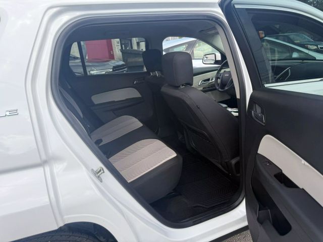 Vehicle image 13 of 32