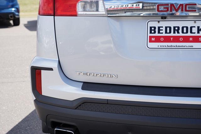 Vehicle image 10 of 27