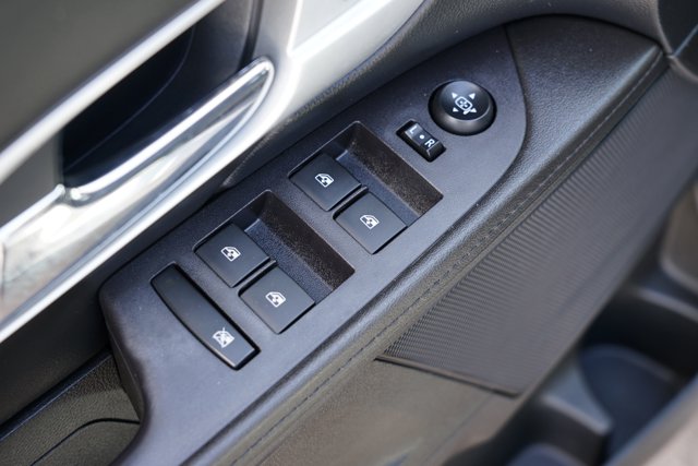 Vehicle image 16 of 27