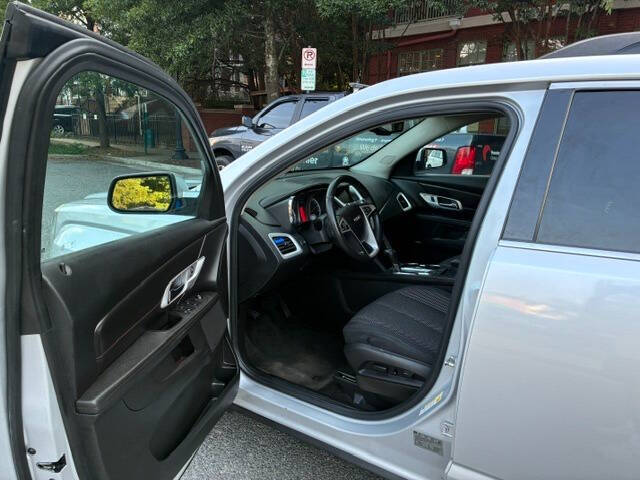 2017 GMC Terrain SLE Image 12 of 14