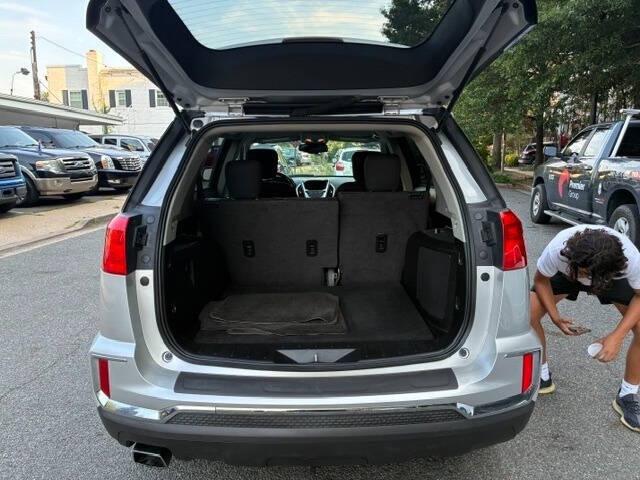 2017 GMC Terrain SLE Image 8 of 14