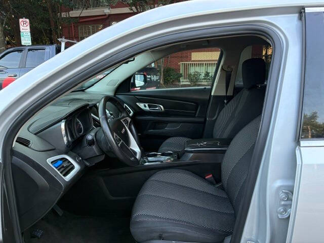 2017 GMC Terrain SLE Image 9 of 14