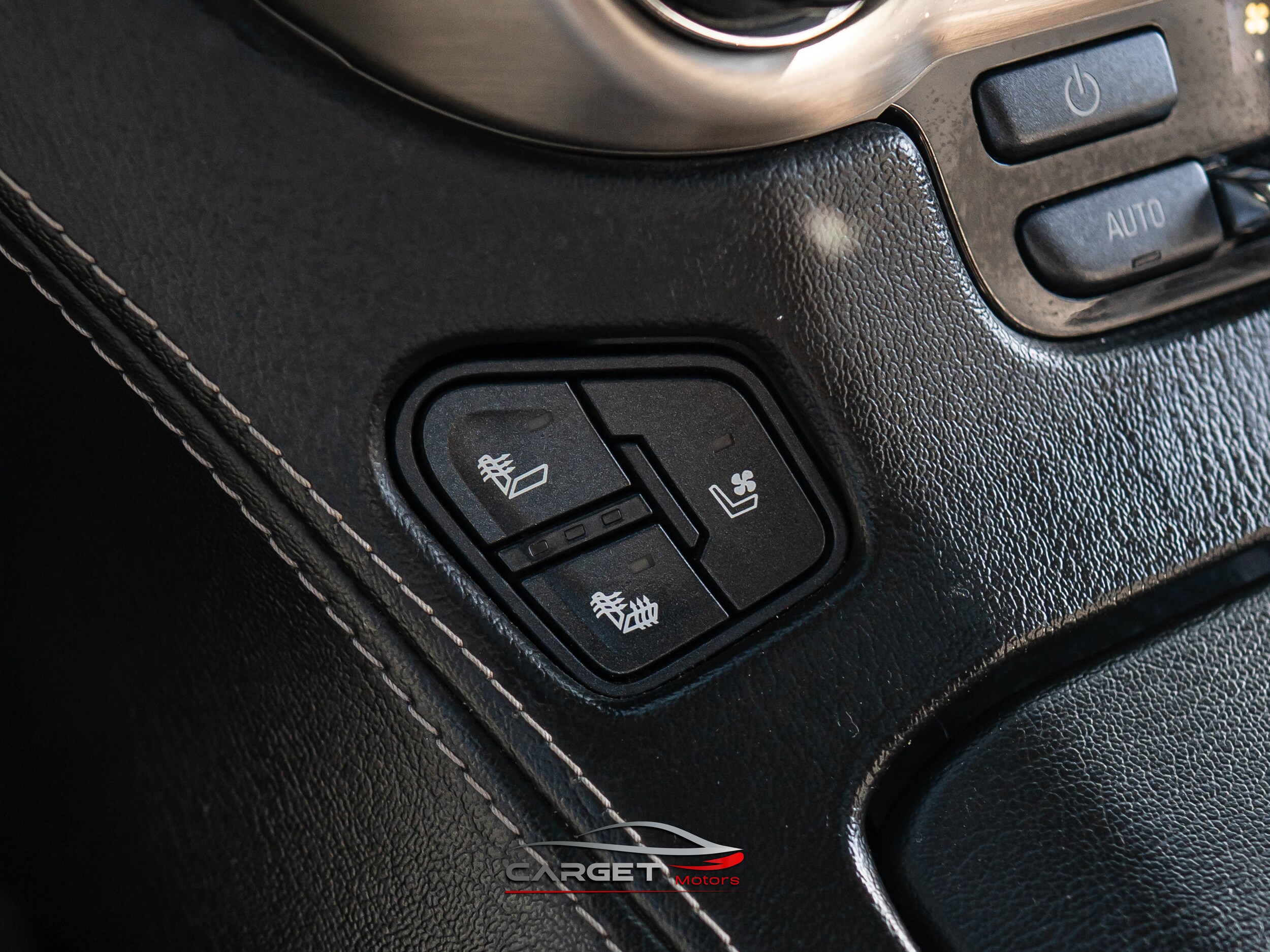 Vehicle image 34 of 53