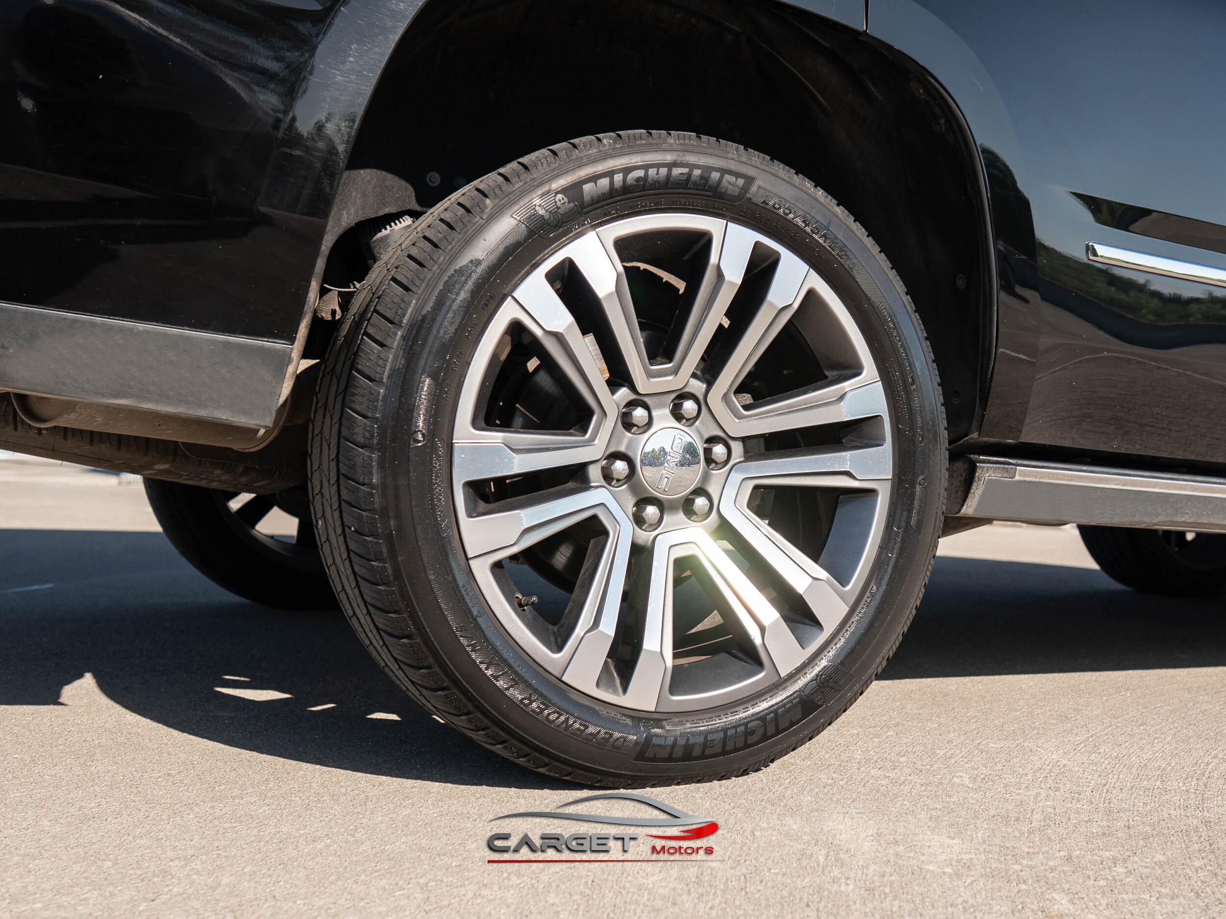 Vehicle image 10 of 53