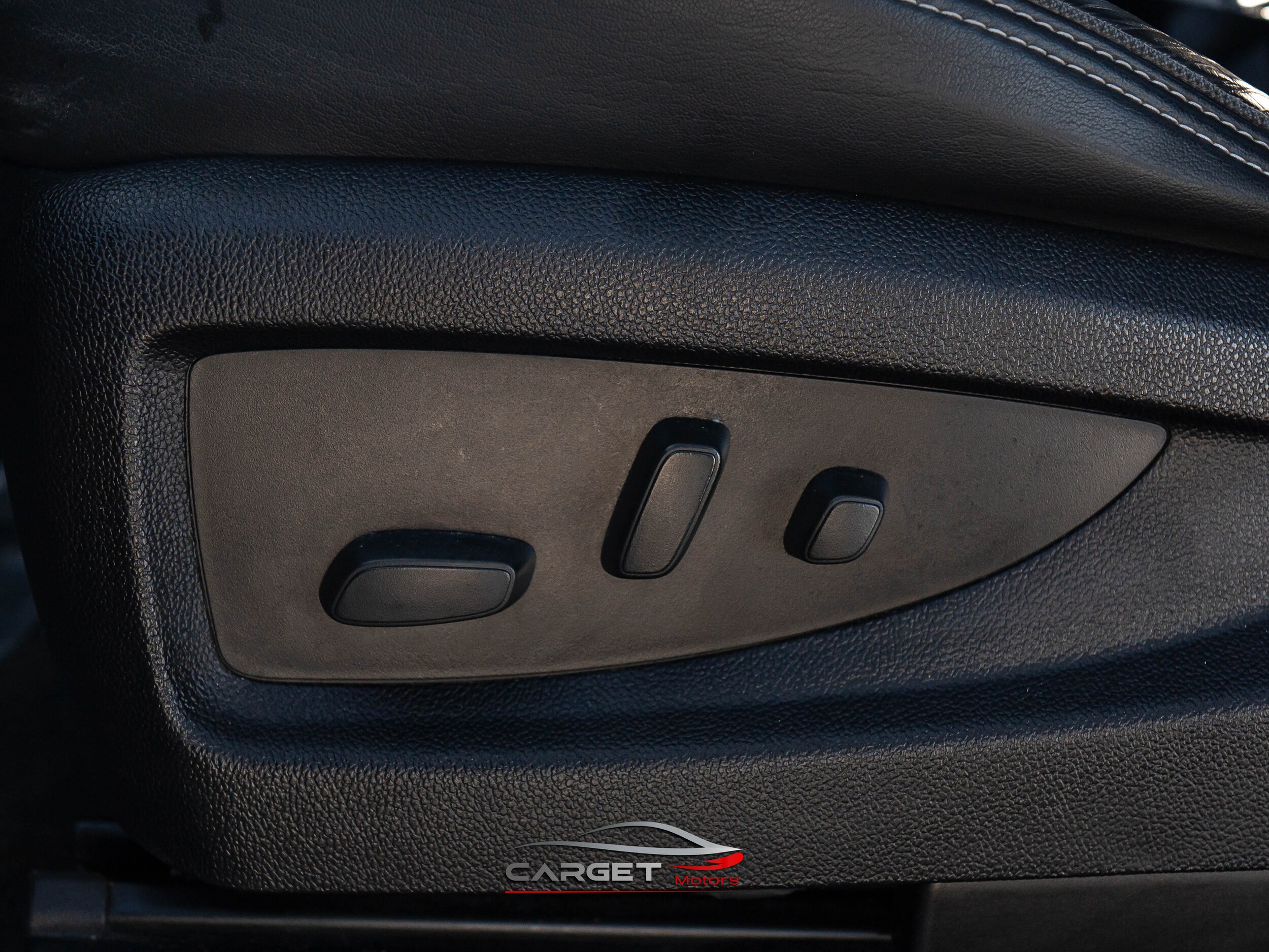 Vehicle image 39 of 53