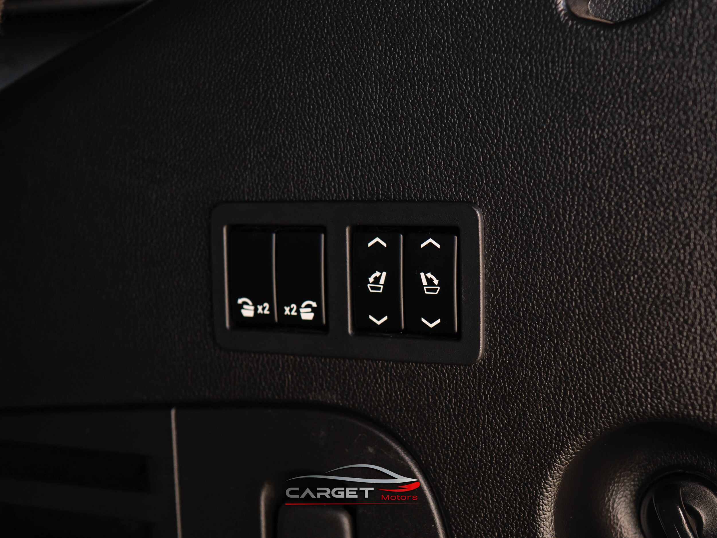 Vehicle image 47 of 53