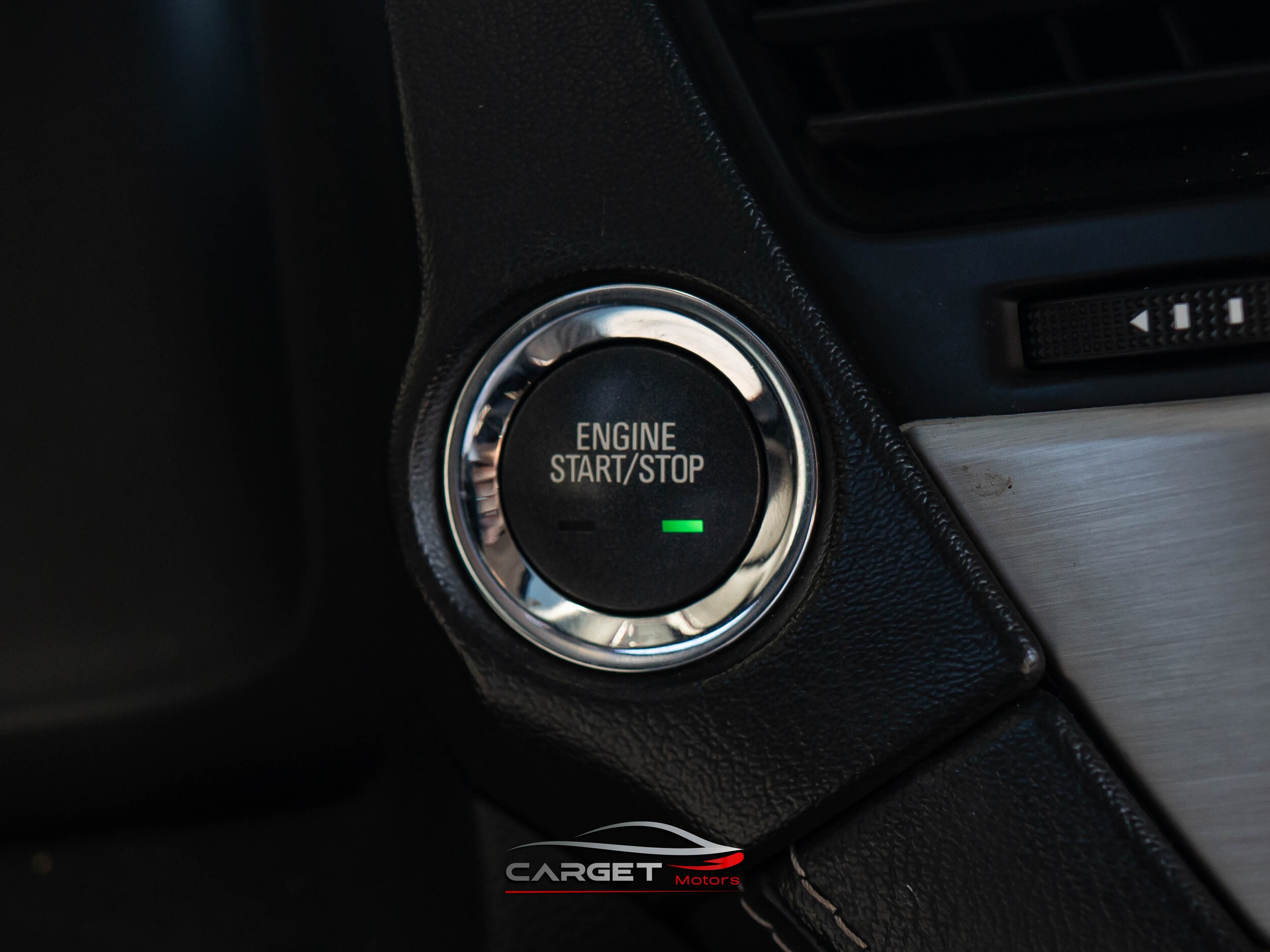 Vehicle image 32 of 53
