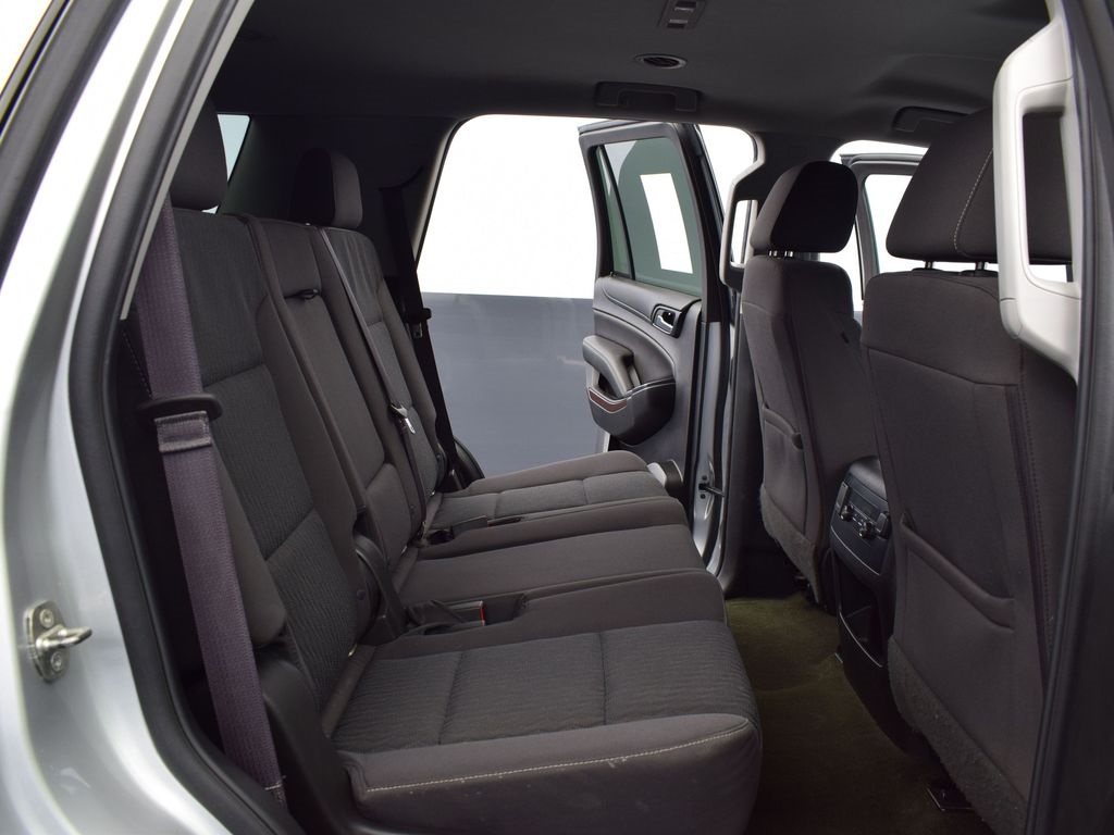 Vehicle image 34 of 38