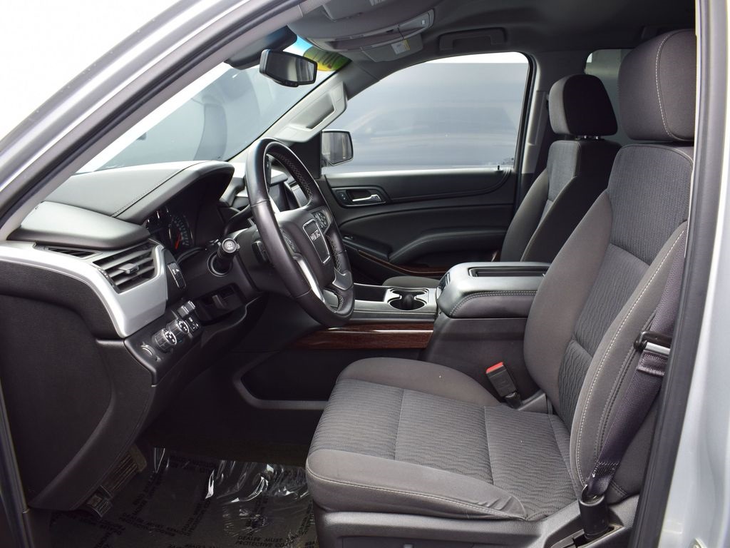 Vehicle image 21 of 38