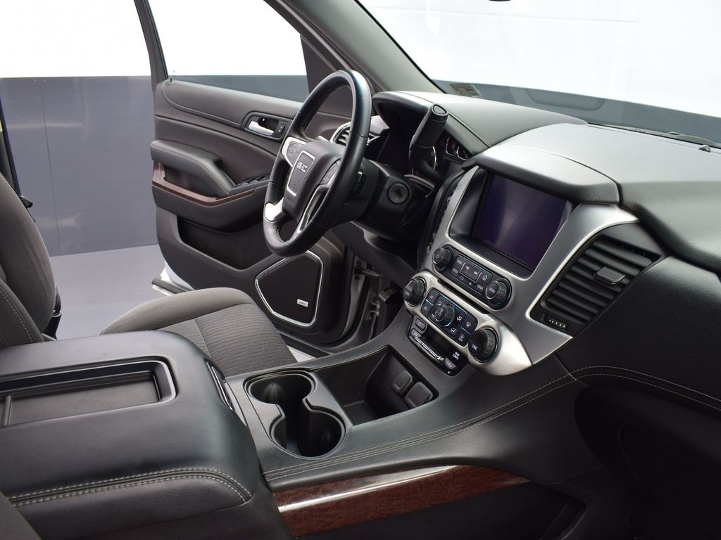 Vehicle image 36 of 38