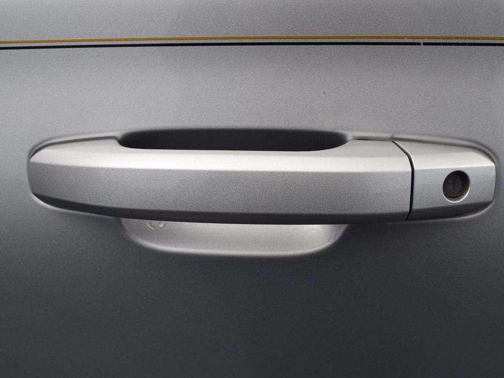 Vehicle image 19 of 38
