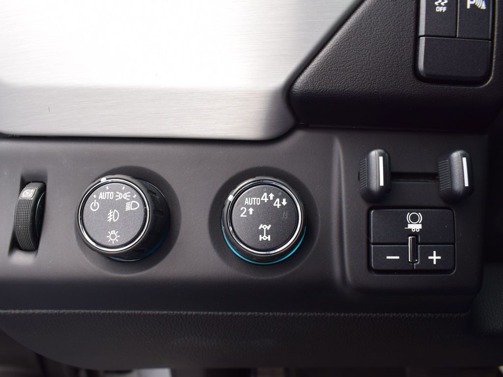 Vehicle image 22 of 38