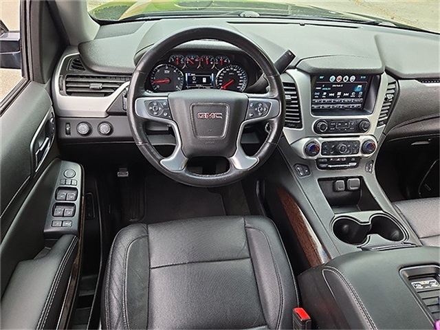 Vehicle image 12 of 25