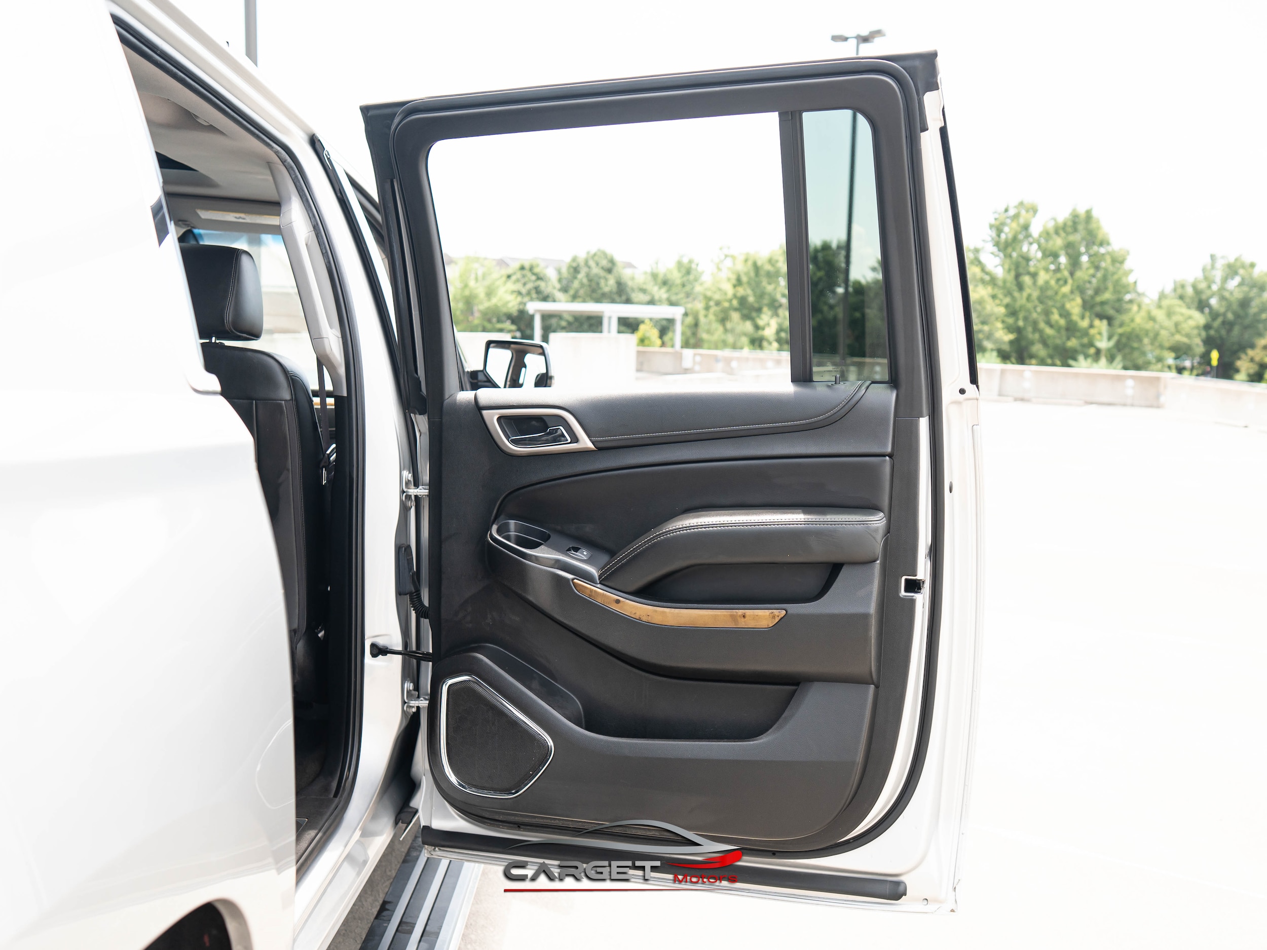 Vehicle image 47 of 54