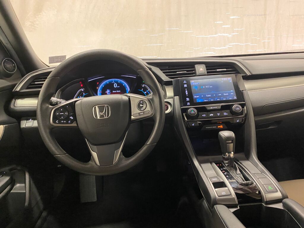 Vehicle image 23 of 35
