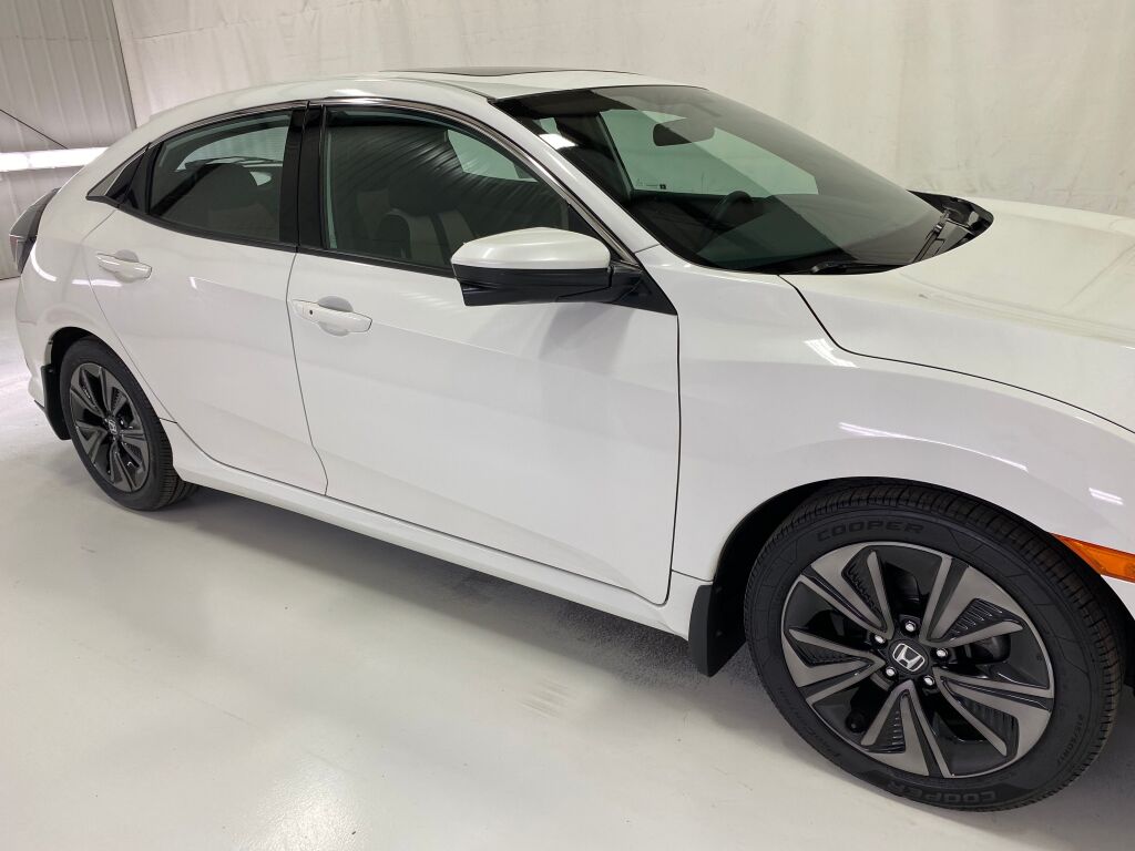 Vehicle image 7 of 35