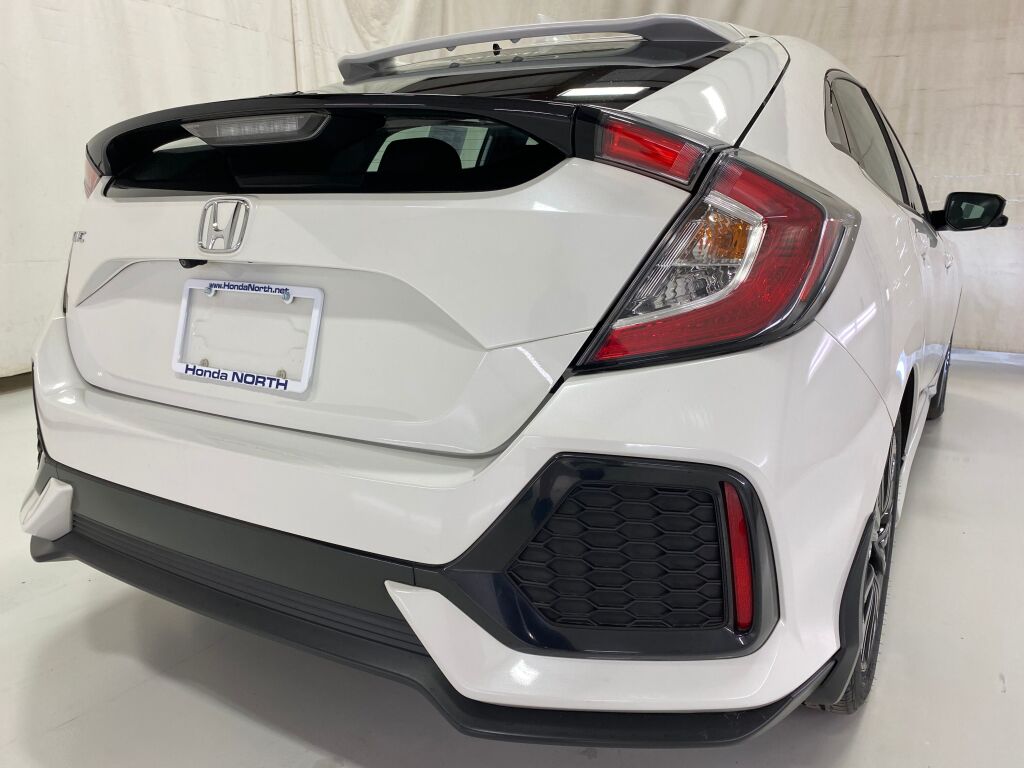 Vehicle image 31 of 35