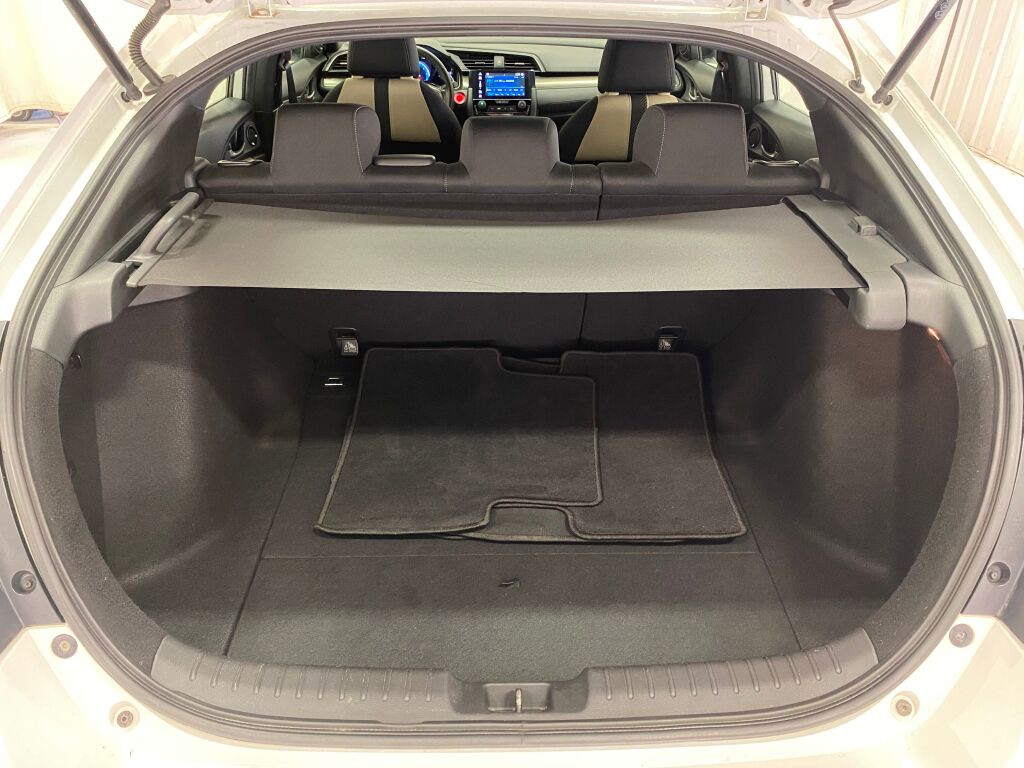 Vehicle image 16 of 35