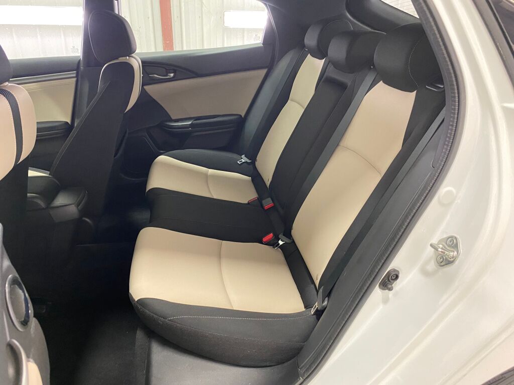 Vehicle image 19 of 35