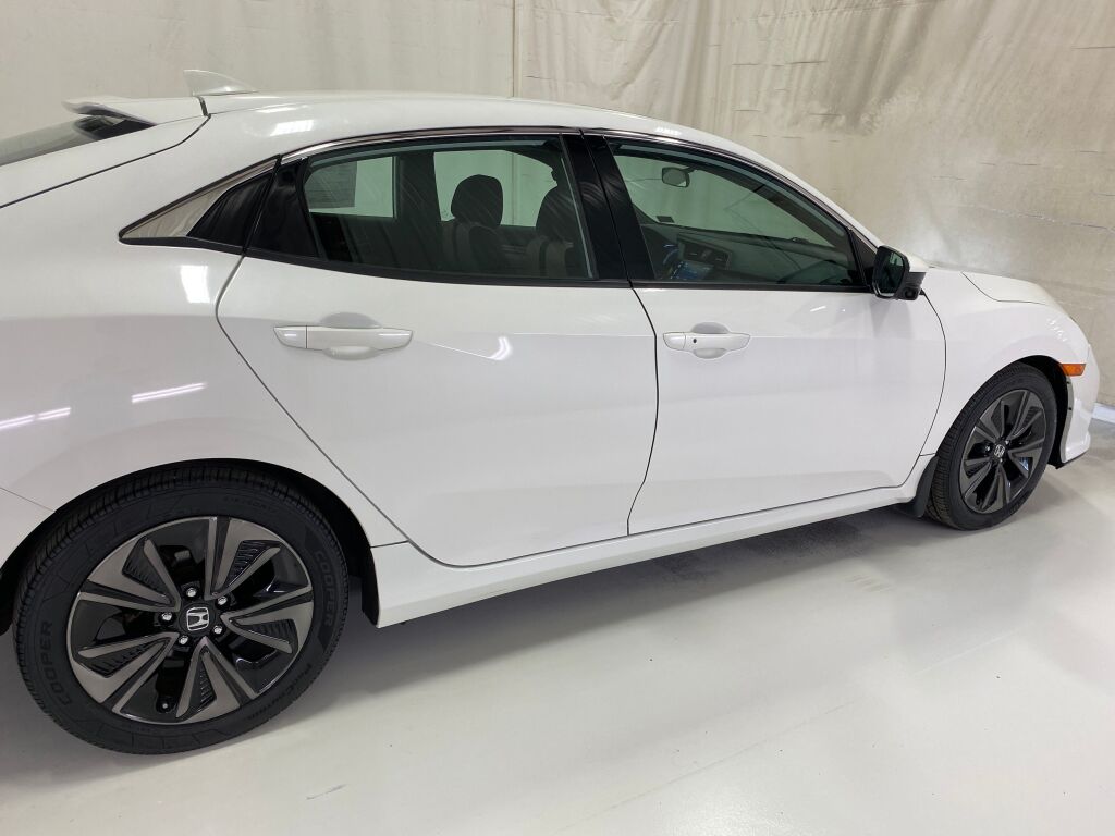 Vehicle image 8 of 35