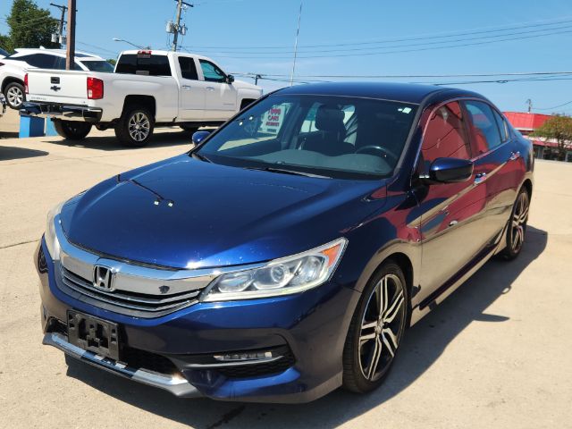 2017 Honda Accord Sport Image 1 of 15