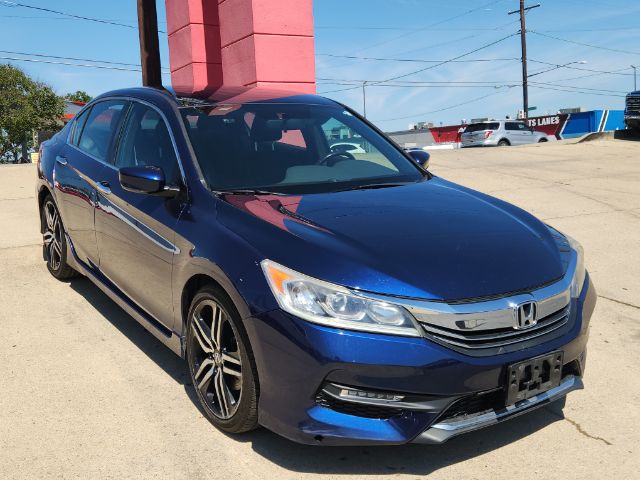 2017 Honda Accord Sport Image 3 of 15