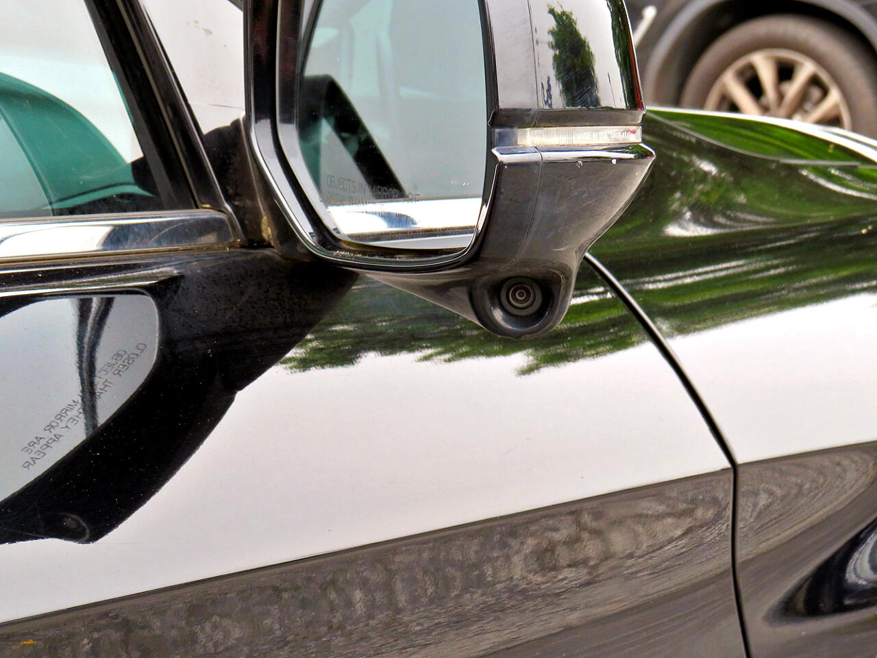 Vehicle image 32 of 34