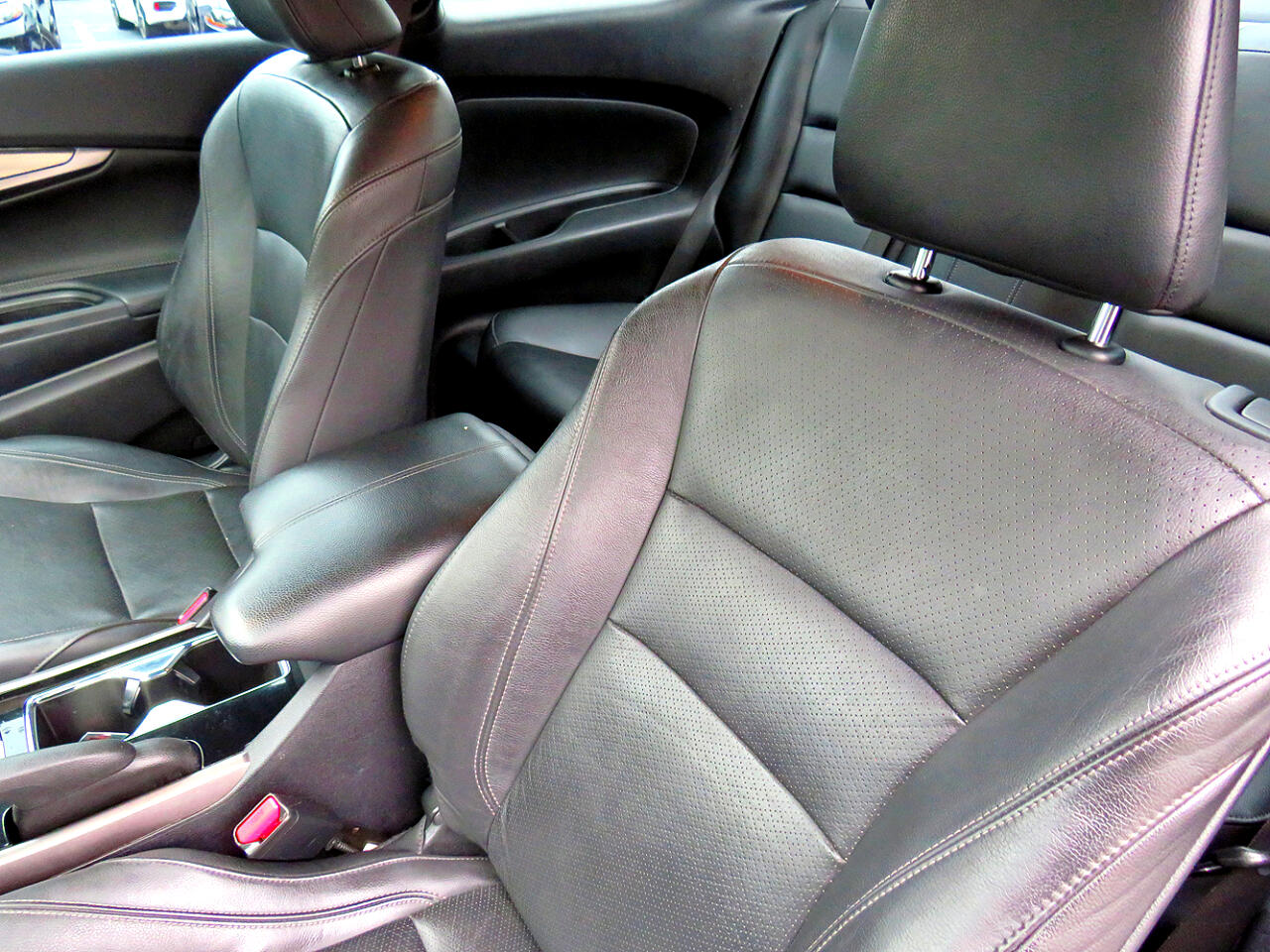 Vehicle image 15 of 34