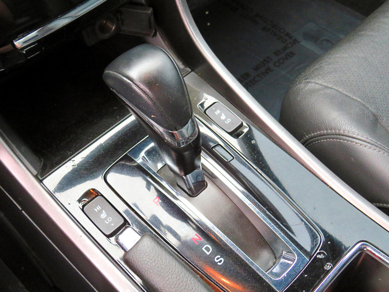 Vehicle image 29 of 34