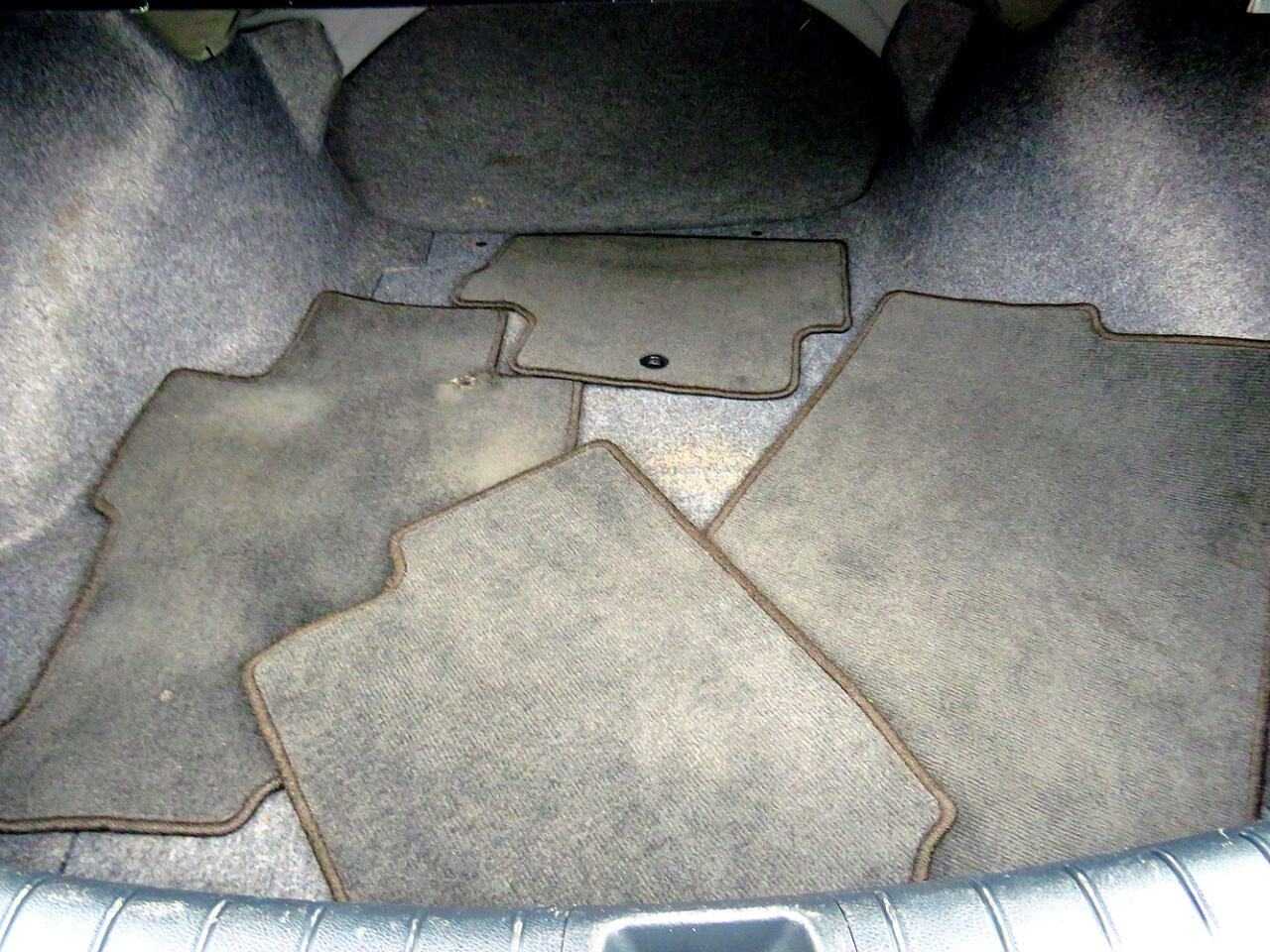 Vehicle image 31 of 34