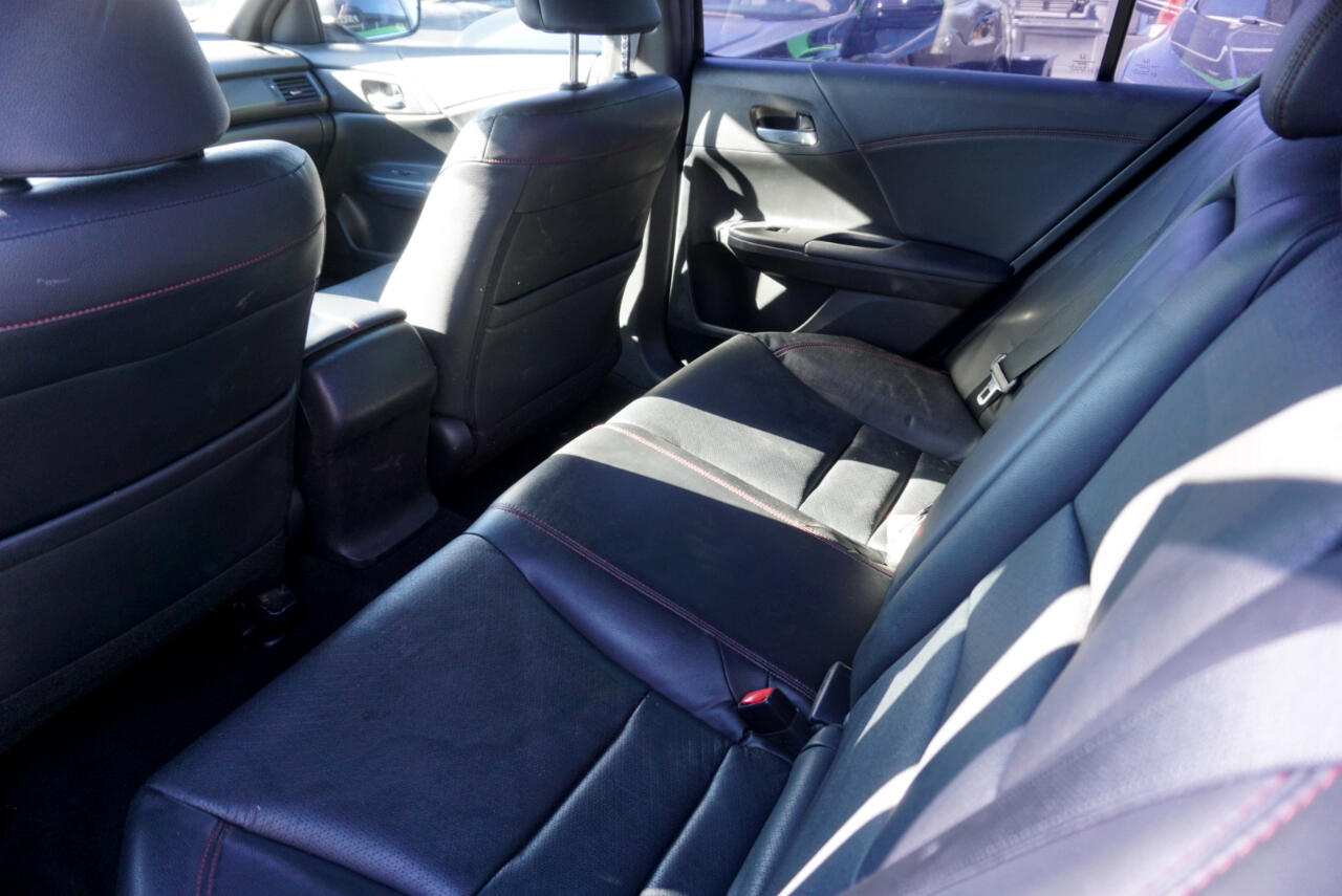 Vehicle image 7 of 13