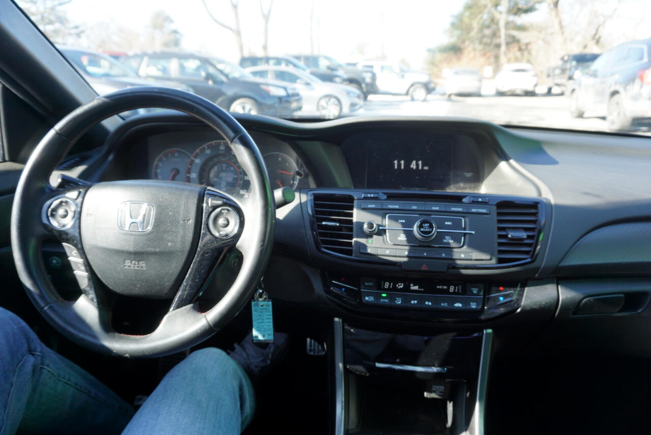 Vehicle image 10 of 13