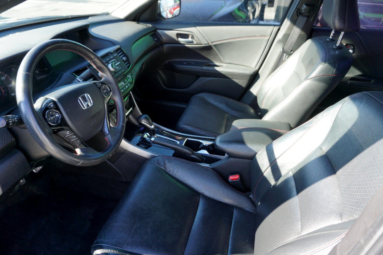 Vehicle image 9 of 13