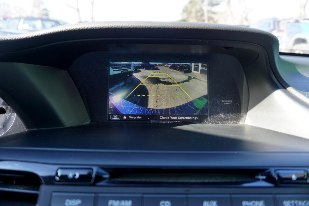 Vehicle image 11 of 13