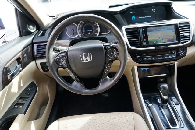 Vehicle image 20 of 30