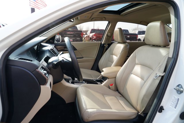 Vehicle image 11 of 30