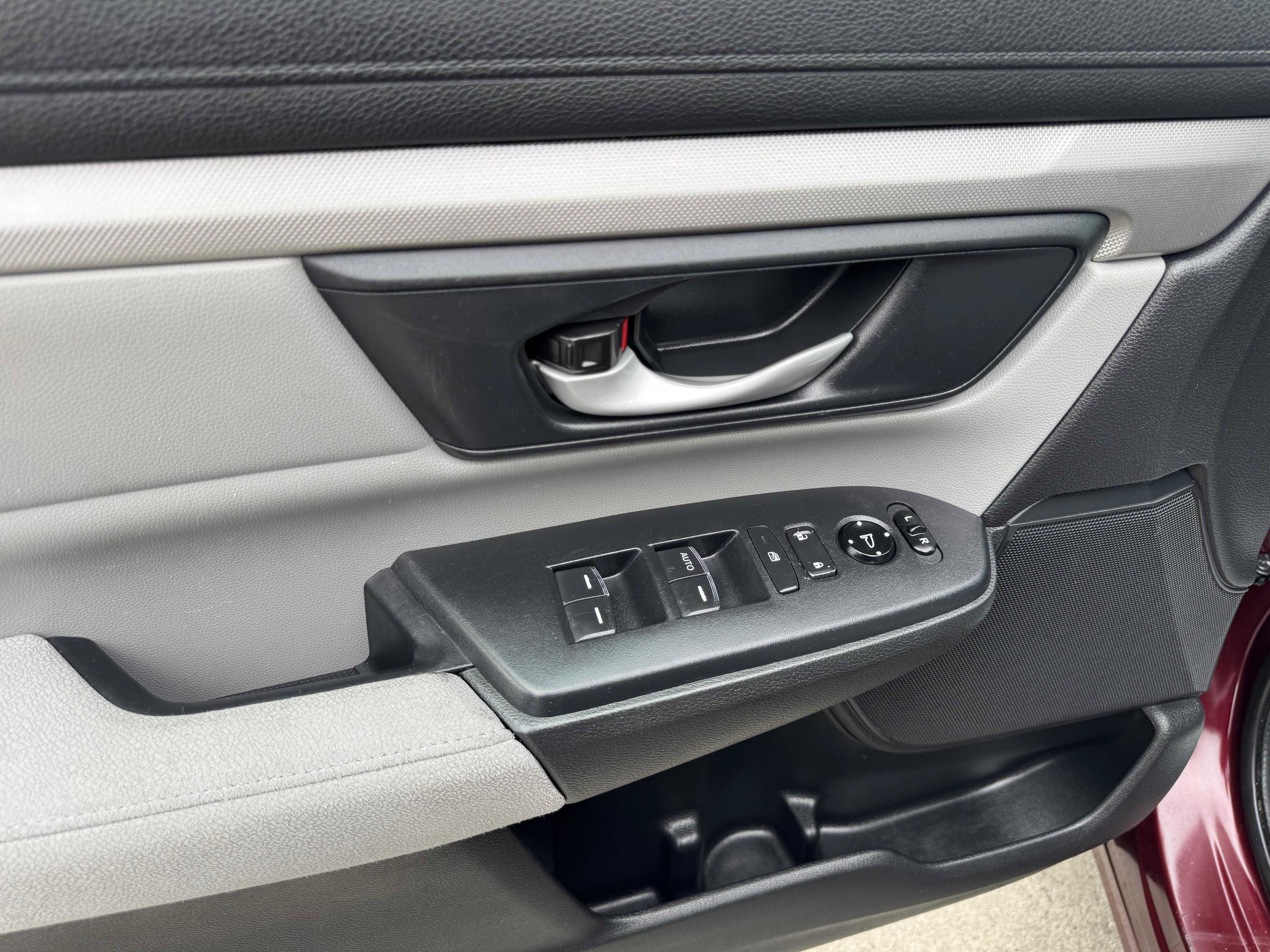 Vehicle image 21 of 63