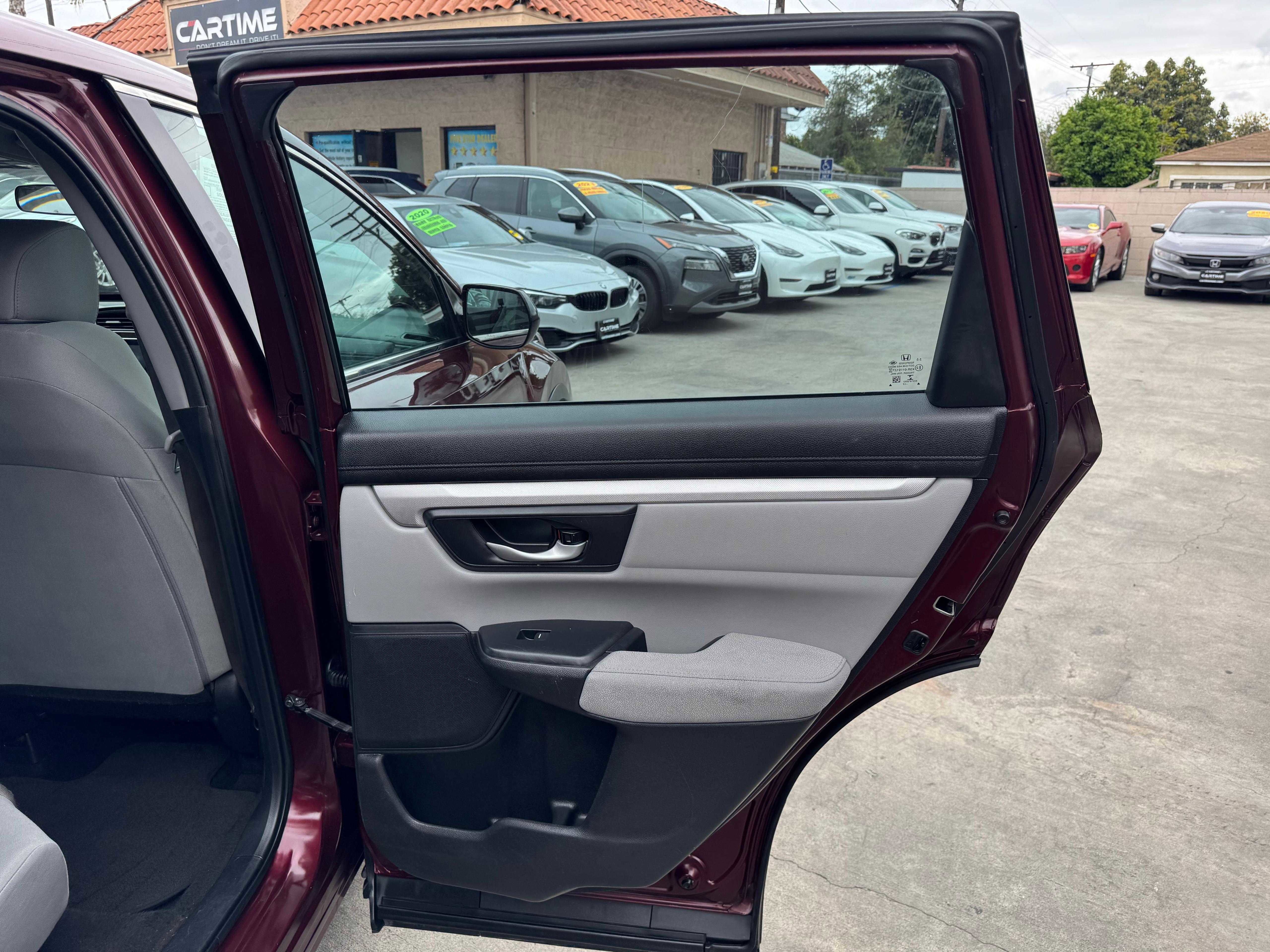 Vehicle image 36 of 63