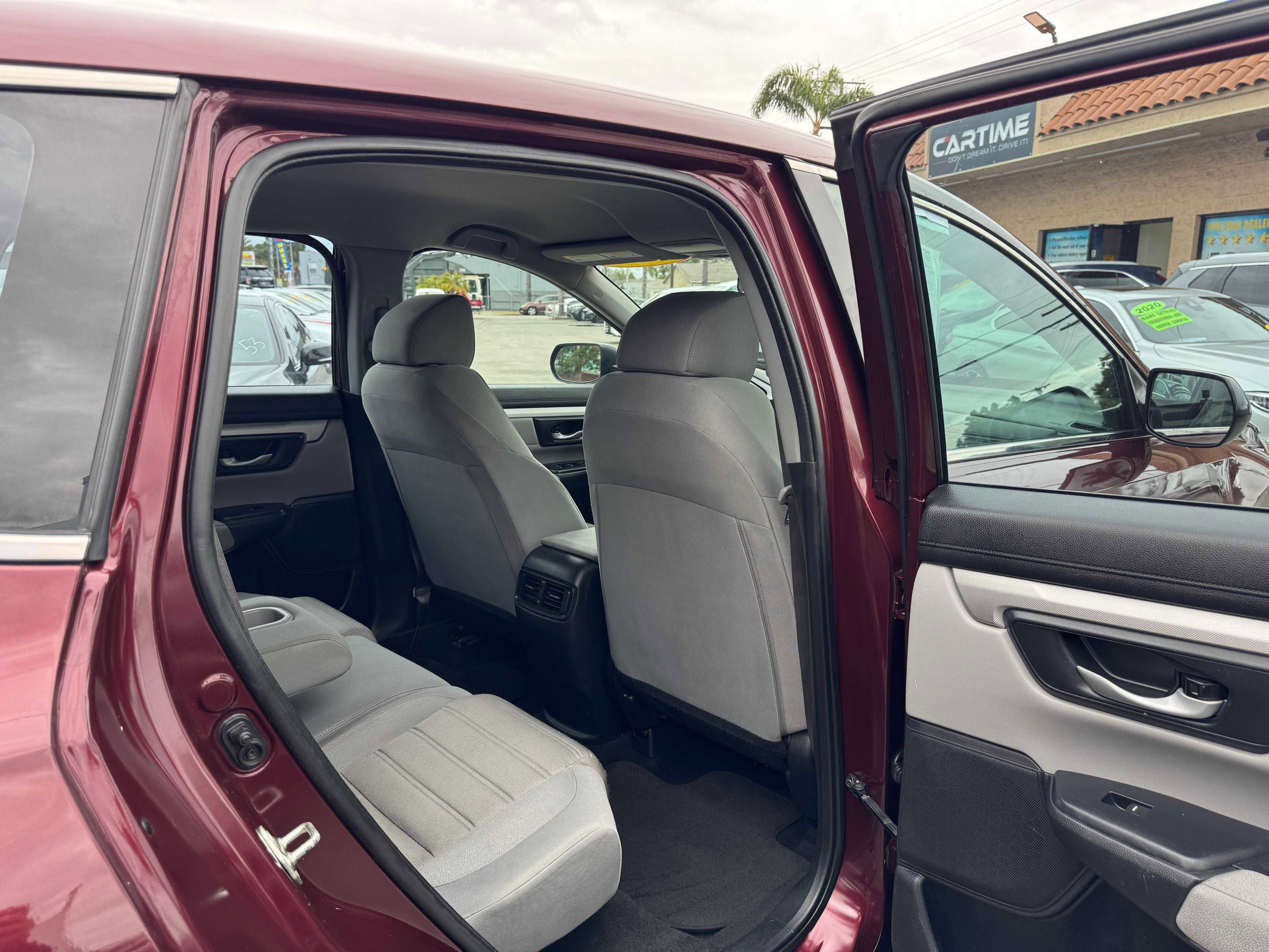 Vehicle image 37 of 63