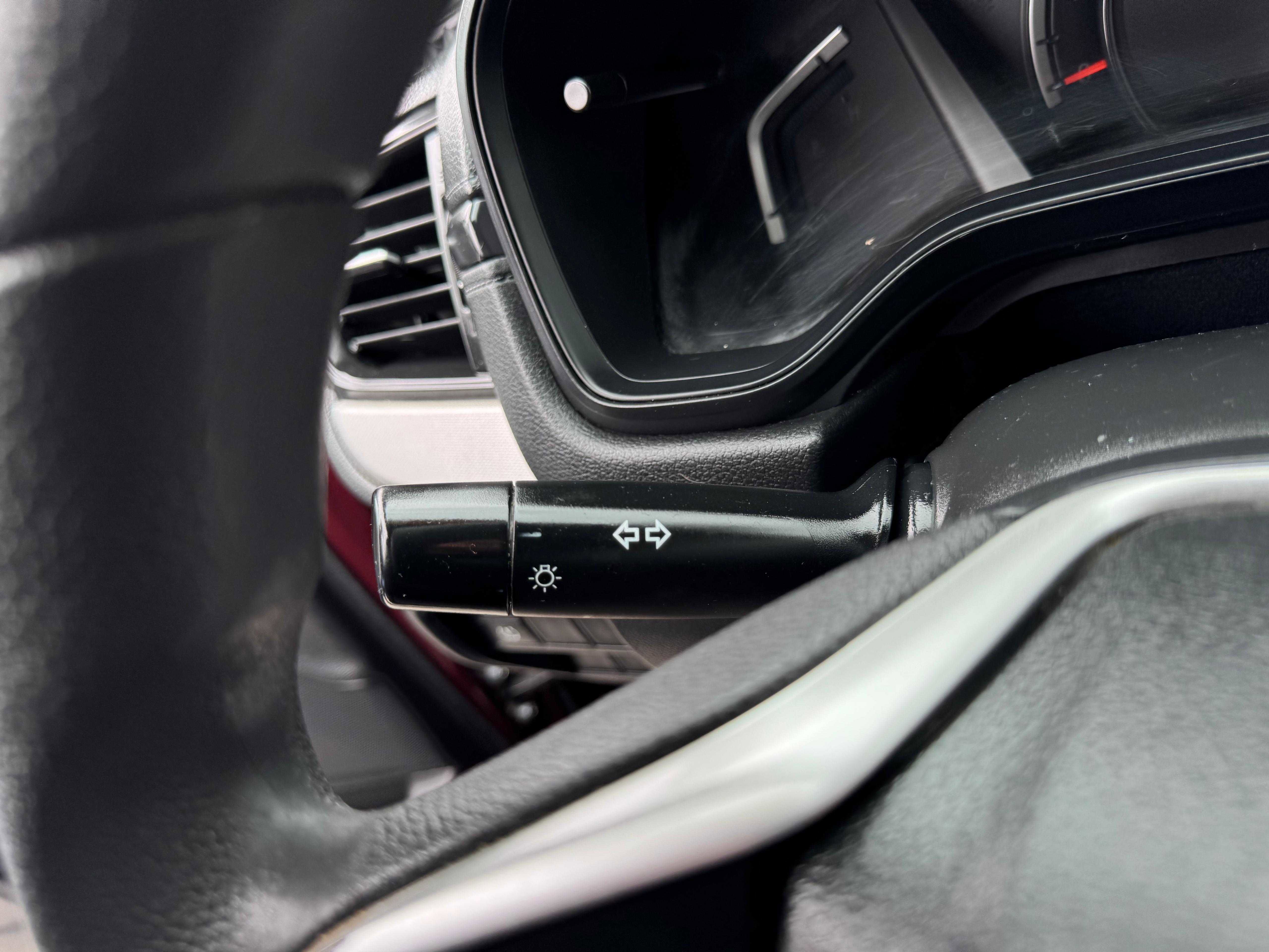 Vehicle image 31 of 63