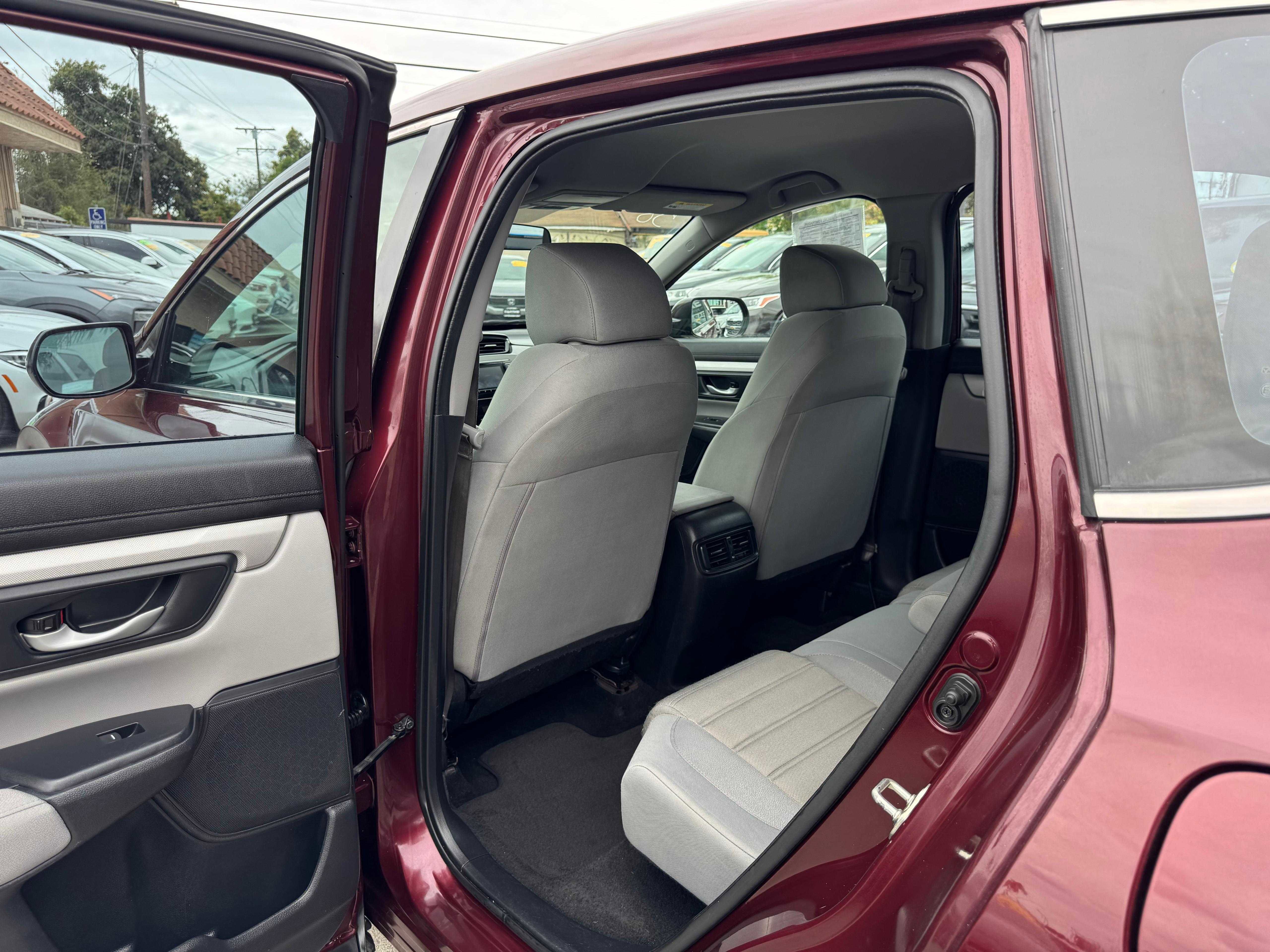 Vehicle image 33 of 63