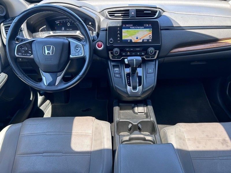 Vehicle image 10 of 24