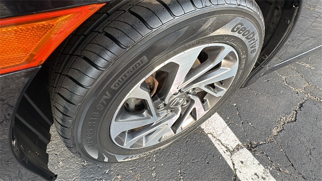Vehicle image 6 of 30