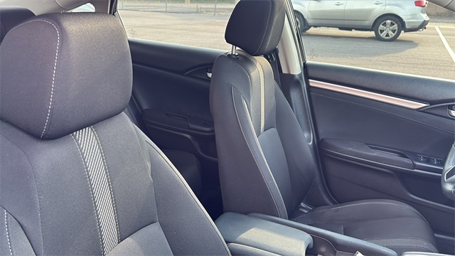Vehicle image 10 of 30