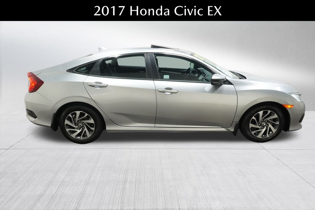 Vehicle image 4 of 22