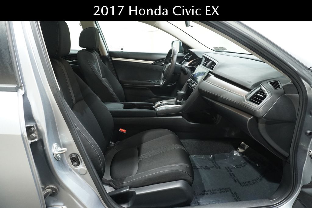 Vehicle image 11 of 22