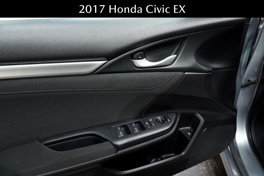 Vehicle image 19 of 22