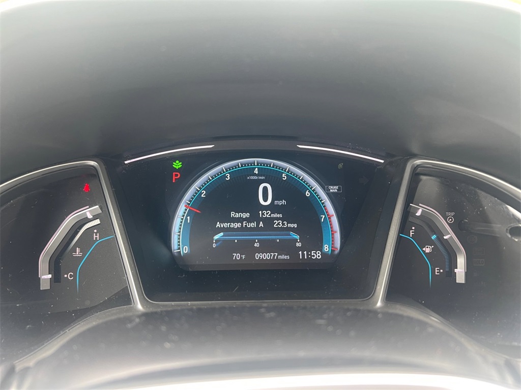 Vehicle image 16 of 32