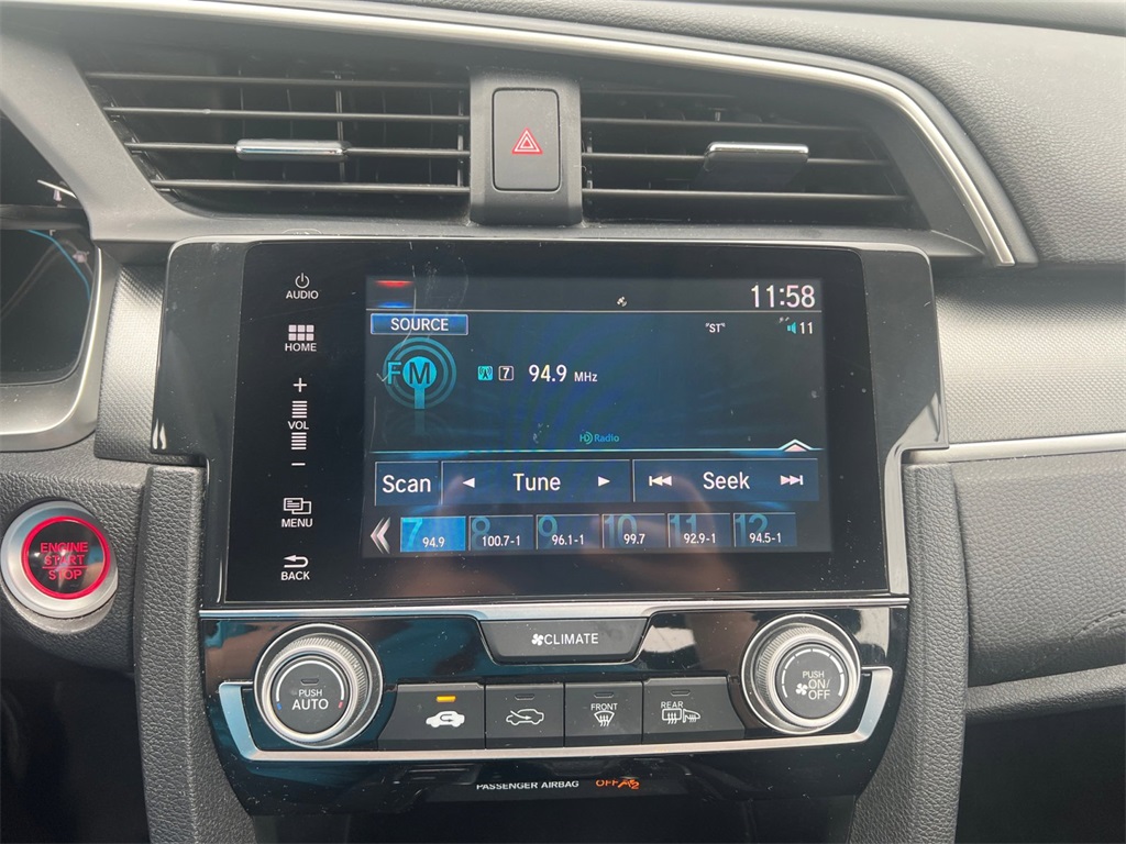 Vehicle image 17 of 32